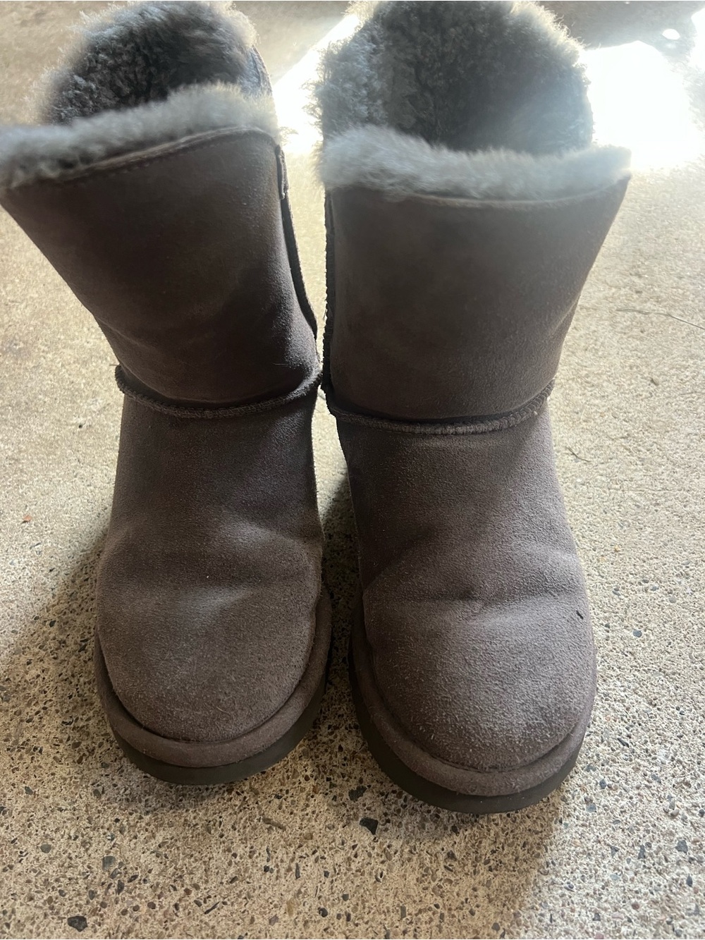 Women’s uggs size 5
